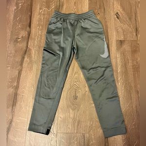 YL Nike dry fit jogger